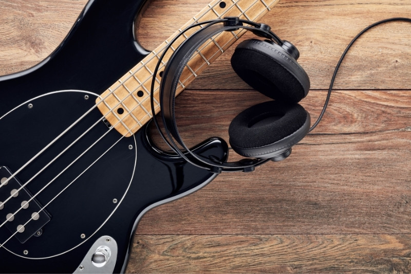 Can You Plug Headphones Into A Bass Guitar Rod Miller Guitar